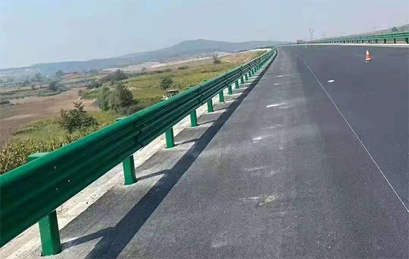 伊犁高速路护栏