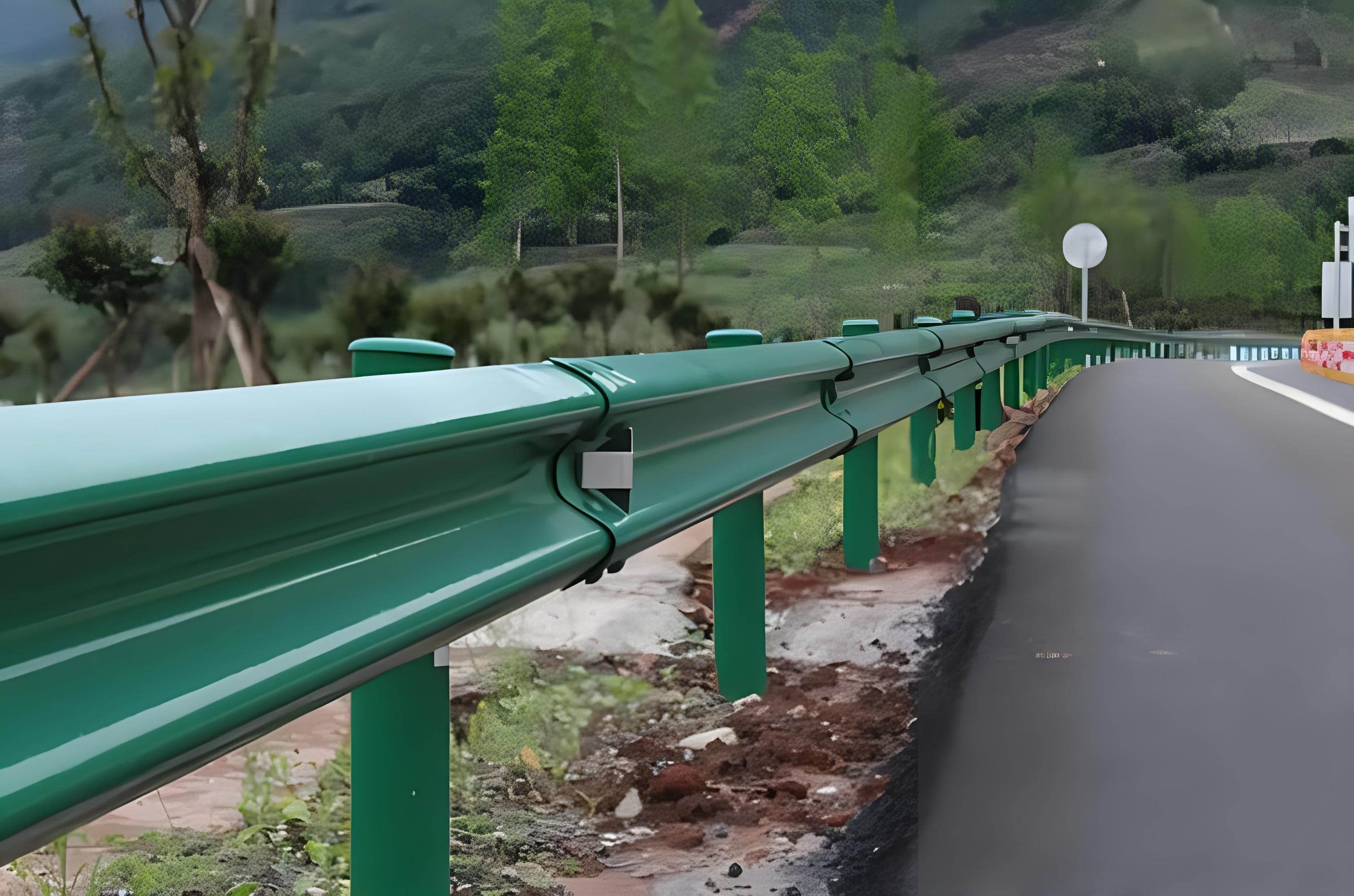 伊犁波形护栏保护道路安全的重要设施