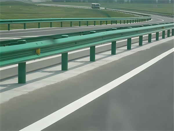 伊犁高速护栏板守护安全广泛应用于多个行业